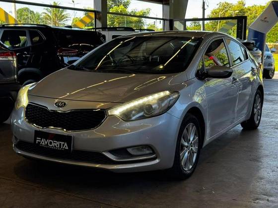 KIA CERATO 1.6 SX 16V FLEX 4P AUTOMÁTICO KIA CERATO 1.6 SX 16V FLEX 4P AUTOMÁTICO
